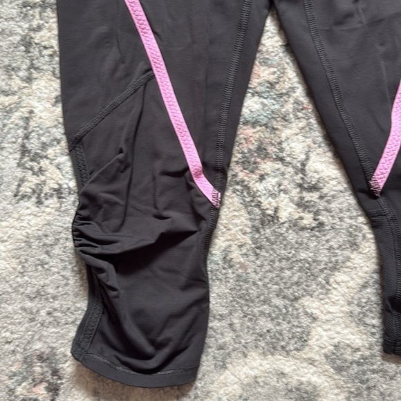 Lululemon Run Pace Crop Size 6 - Picture 3 of 11